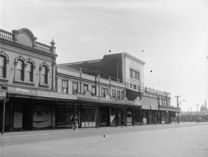 Read more about the article Men from the Jang Hing Fruit Shop